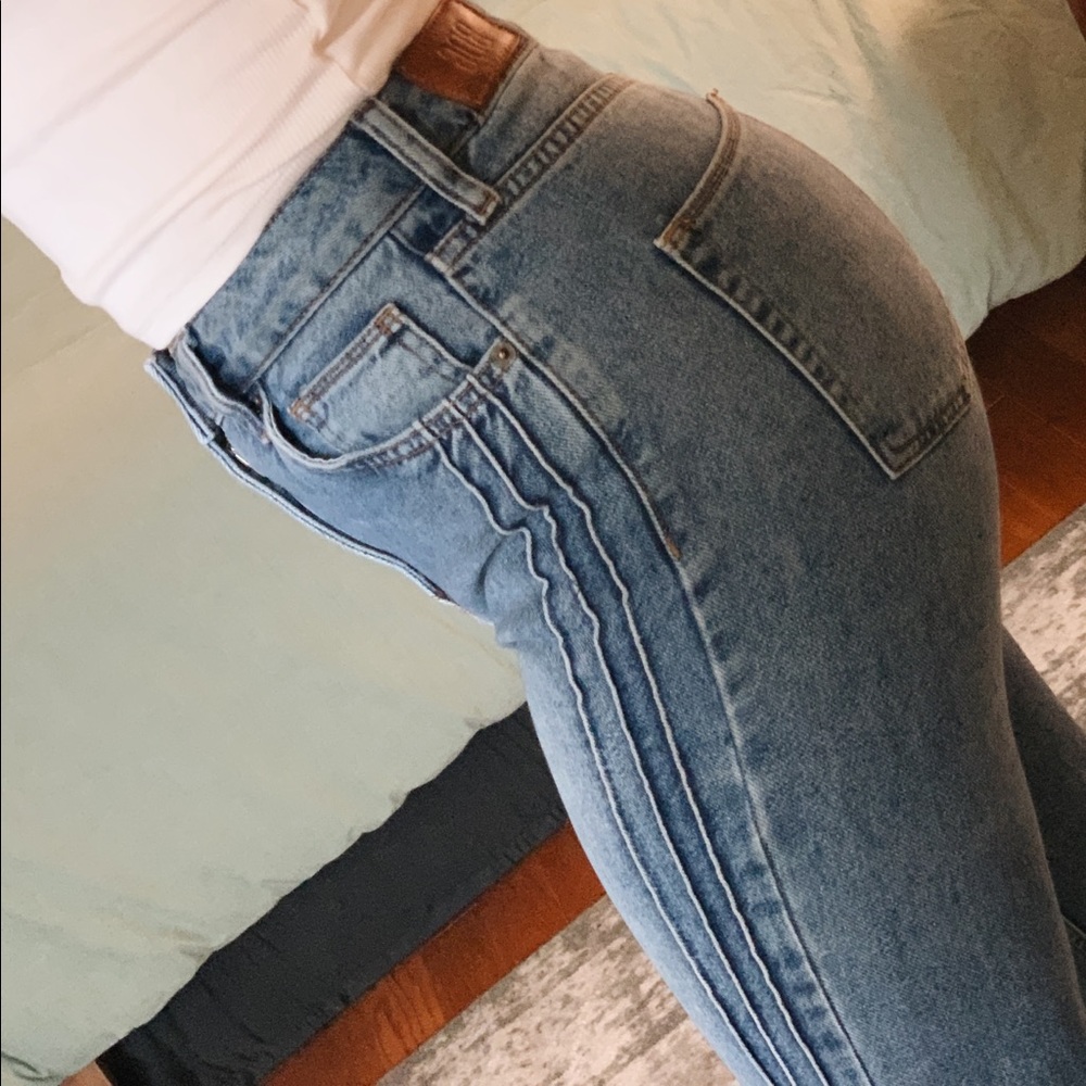 BDG Urban Outfitters High-rise mom jeans size 27